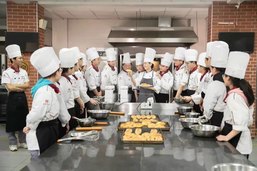 嵊州市中等职业技术学校2024年招生简章 餐饮企业管理专业
